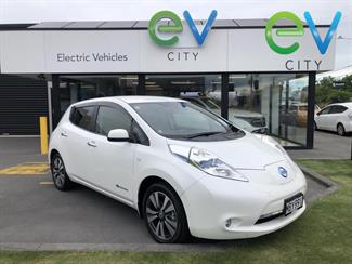 2013 Nissan LEAF - Thumbnail