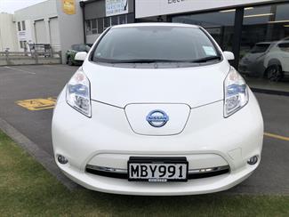 2013 Nissan LEAF - Thumbnail