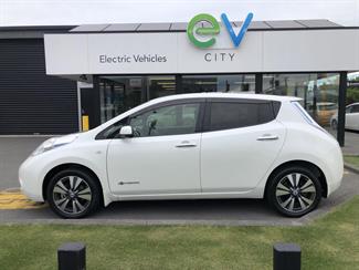 2013 Nissan LEAF - Thumbnail