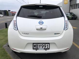 2013 Nissan LEAF - Thumbnail