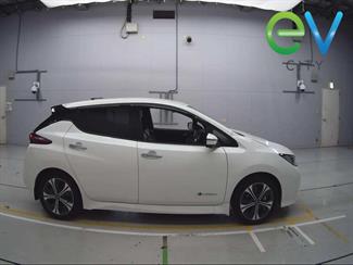 2019 Nissan LEAF - Thumbnail