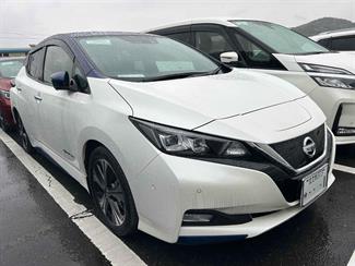 2017 Nissan LEAF - Thumbnail