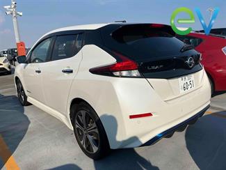 2020 Nissan LEAF - Thumbnail