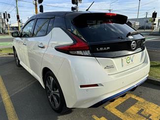 2018 Nissan LEAF - Thumbnail