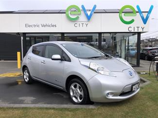 2014 Nissan LEAF - Thumbnail