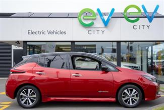 2019 Nissan LEAF - Thumbnail