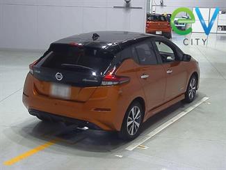 2020 Nissan LEAF - Thumbnail