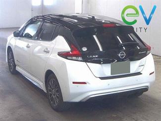 2019 Nissan LEAF - Thumbnail