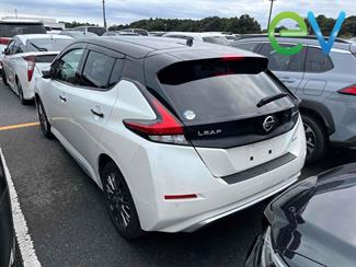 2019 Nissan LEAF - Thumbnail