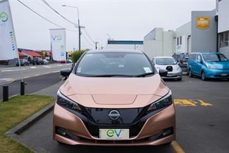 2022 Nissan LEAF - Thumbnail