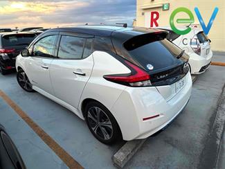 2019 Nissan LEAF - Thumbnail