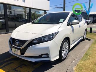 2018 Nissan LEAF - Thumbnail