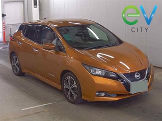 2018 Nissan LEAF - Thumbnail