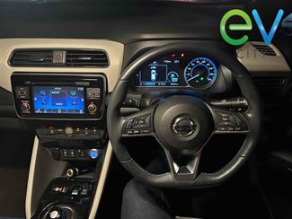 2019 Nissan LEAF - Thumbnail