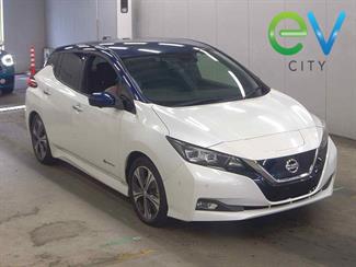 2017 Nissan LEAF - Thumbnail