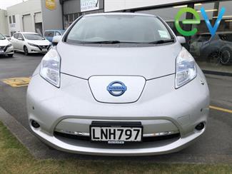 2012 Nissan LEAF - Thumbnail