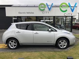 2012 Nissan LEAF - Thumbnail