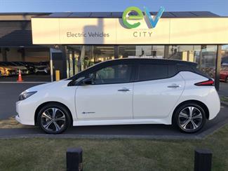 2018 Nissan LEAF - Thumbnail