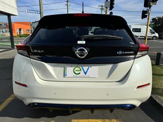 2019 Nissan LEAF - Thumbnail