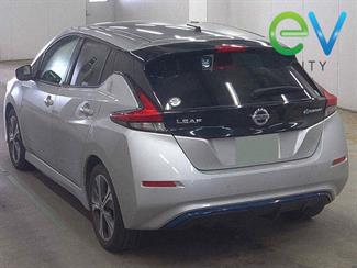 2018 Nissan LEAF - Thumbnail