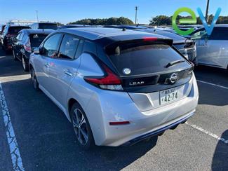 2020 Nissan LEAF - Thumbnail