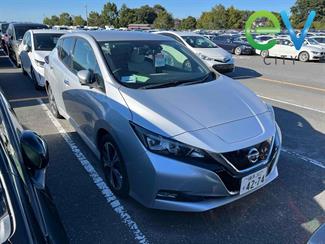 2020 Nissan LEAF - Thumbnail