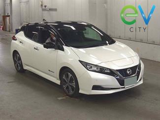 2020 Nissan LEAF - Thumbnail