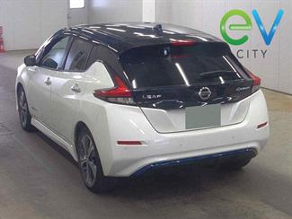 2020 Nissan LEAF - Thumbnail