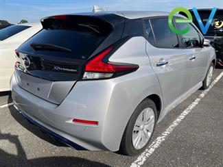 2020 Nissan LEAF - Thumbnail