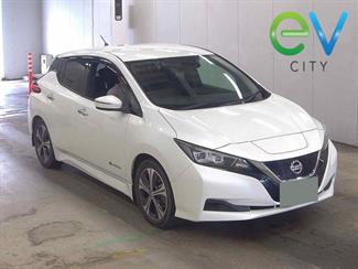 2017 Nissan LEAF - Thumbnail