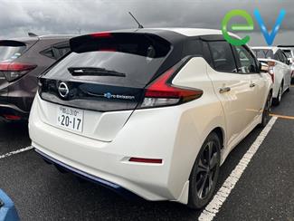 2017 Nissan LEAF - Thumbnail