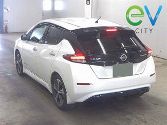 2017 Nissan LEAF - Thumbnail