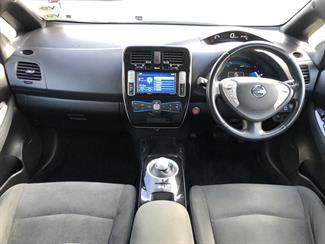 2013 Nissan LEAF - Thumbnail