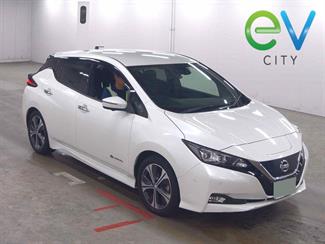 2018 Nissan LEAF - Thumbnail