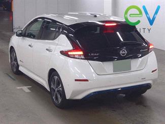 2018 Nissan LEAF - Thumbnail