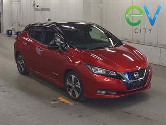 2017 Nissan LEAF - Thumbnail