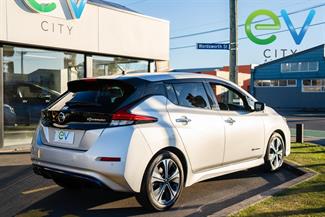 2019 Nissan LEAF - Thumbnail