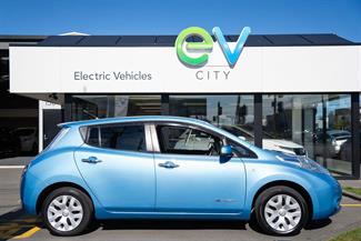 2014 Nissan LEAF - Thumbnail