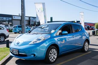 2014 Nissan LEAF - Thumbnail