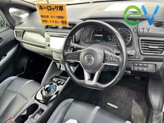 2020 Nissan LEAF - Thumbnail