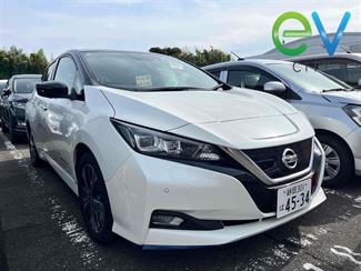 2020 Nissan LEAF - Thumbnail