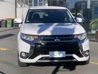 2017 Mitsubishi OUTLANDER - Thumbnail