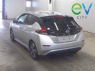 2019 Nissan LEAF - Thumbnail