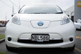 2015 Nissan LEAF - Thumbnail